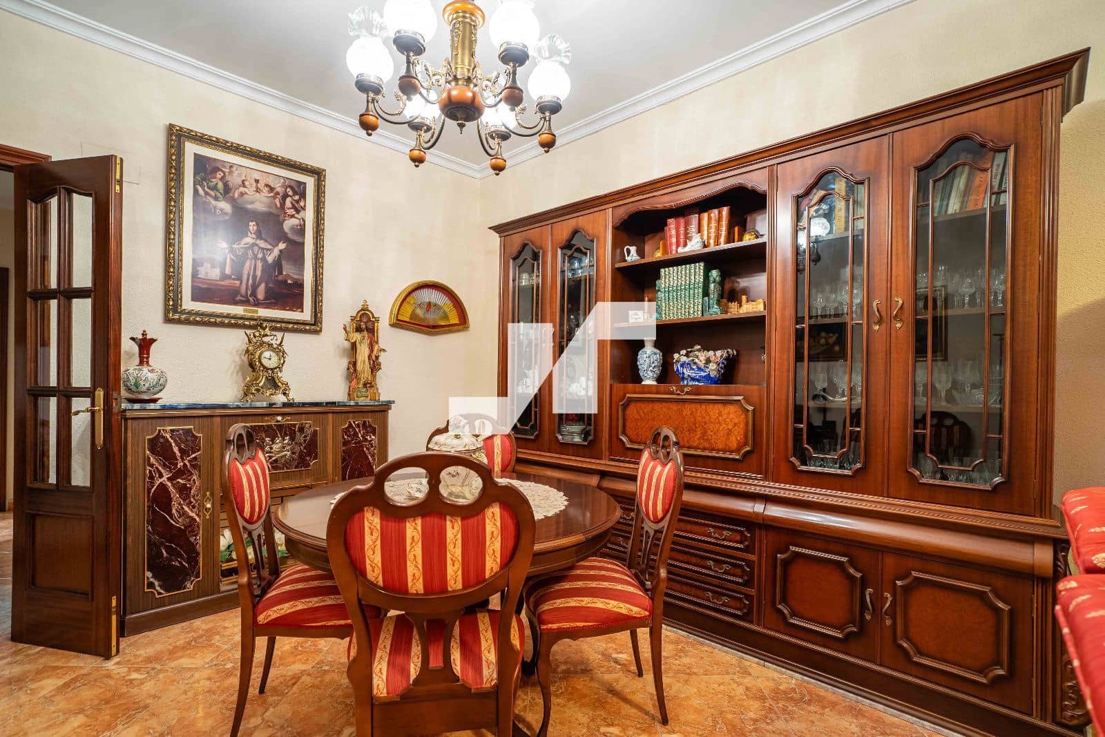 4 sypialnia Willa na sprzedaż w Castello de la Plana z garażem - 373 000 € (Ref: 9534893)