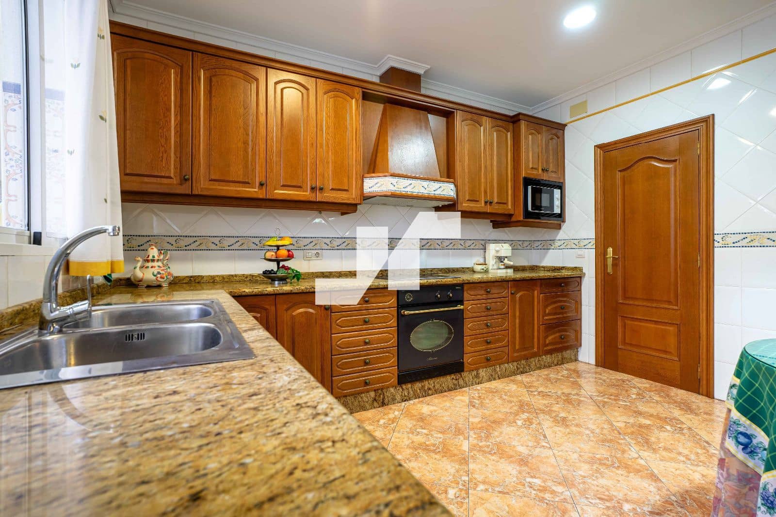 4 sypialnia Willa na sprzedaż w Castello de la Plana z garażem - 373 000 € (Ref: 9534893)