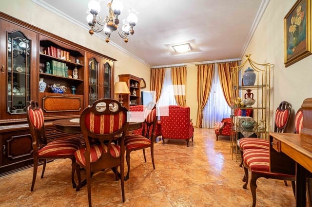 4 sypialnia Willa na sprzedaż w Centro, Castelló de la Plana z garażem - 373 000 € (Ref: 9534893)