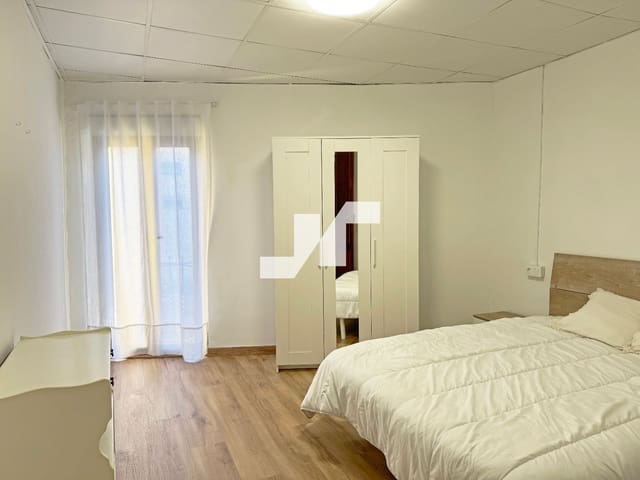 2 bedroom Villa for rent in Vila-real - € 700 (Ref: 9540571)