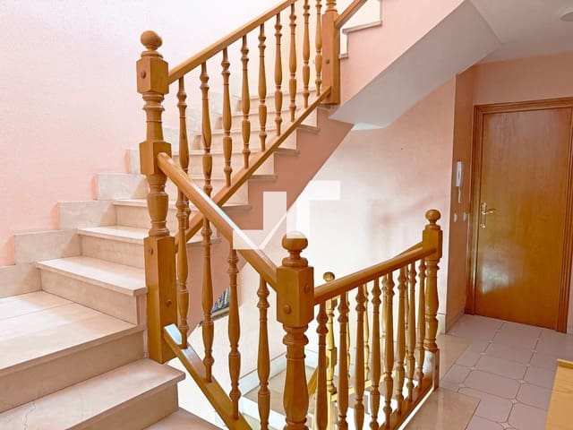 6 quarto Casa em Banda para venda em Burriana / Borriana com garagem - 240 000 € (Ref: 9542951)