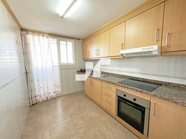 4 bedroom Flat for sale in Vila-real with garage - € 240,000 (Ref: 9553221)