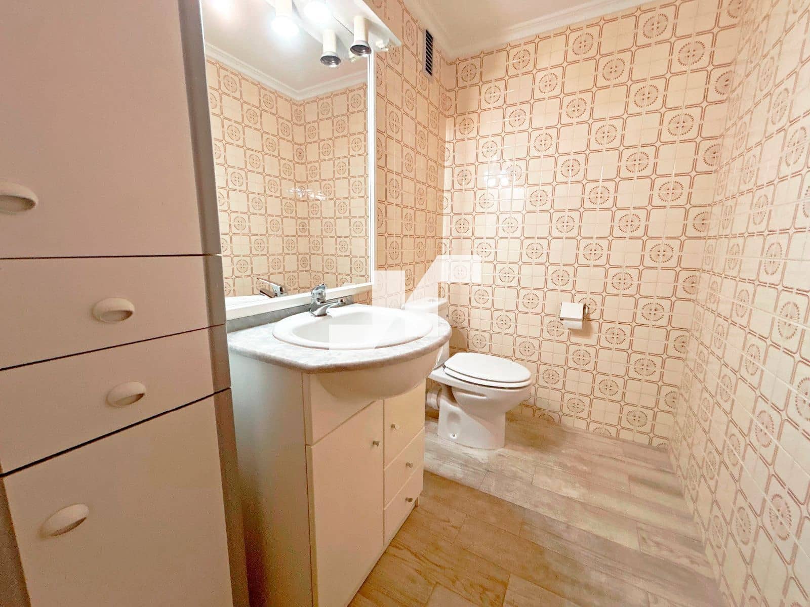 4 bedroom Flat for sale in Vila-real - € 150,000 (Ref: 9567891)