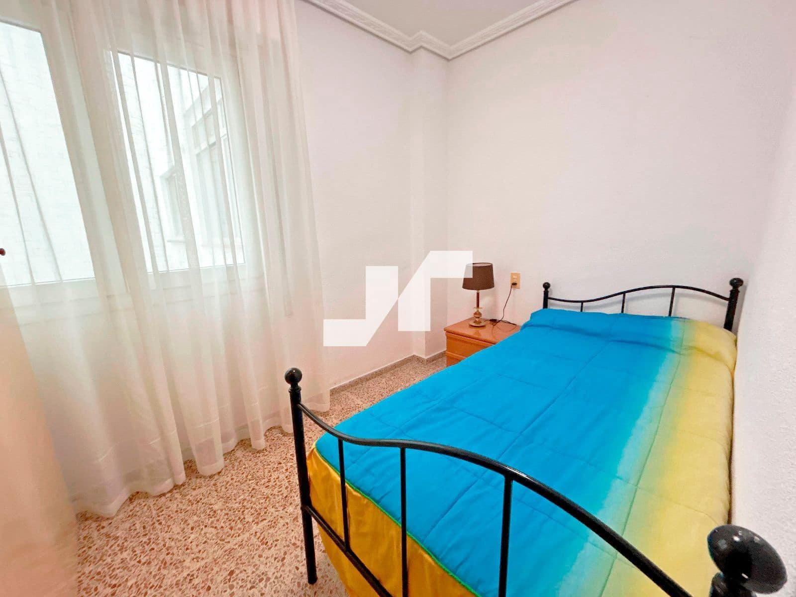 4 bedroom Flat for sale in Vila-real - € 150,000 (Ref: 9567891)