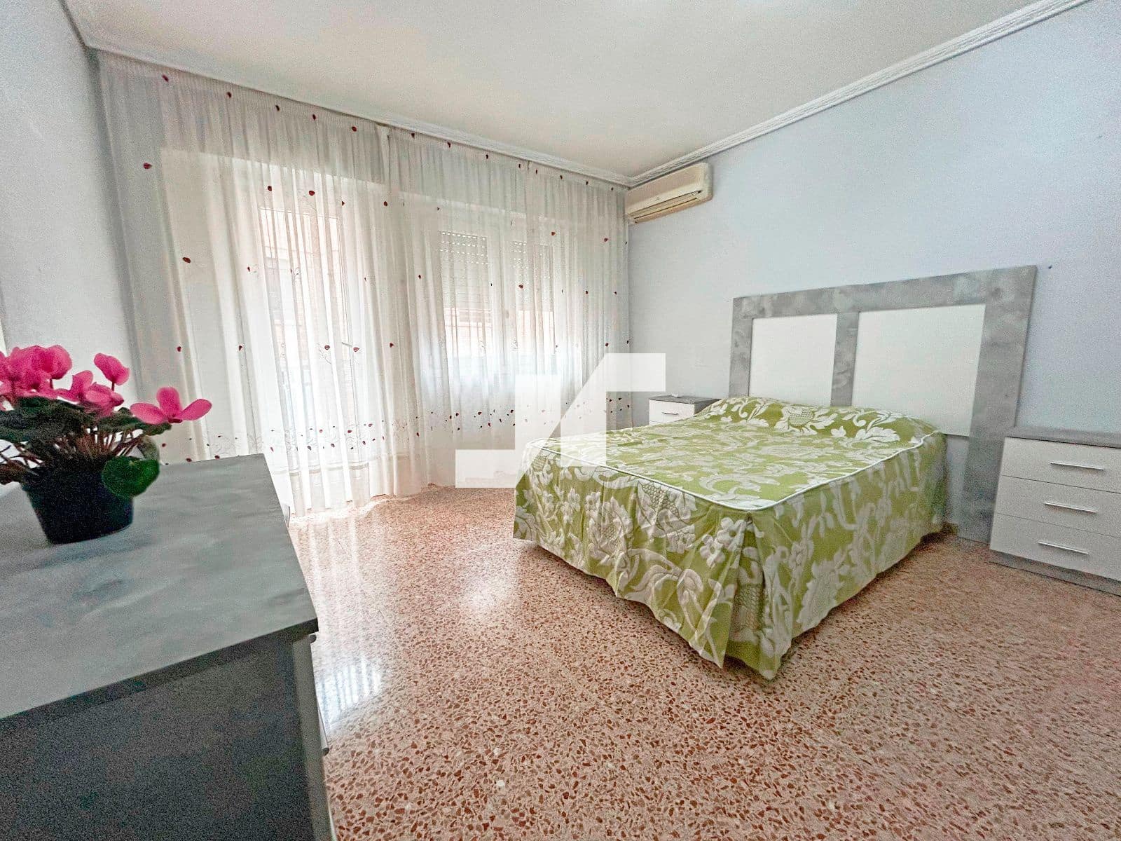 4 bedroom Flat for sale in Vila-real - € 150,000 (Ref: 9567891)
