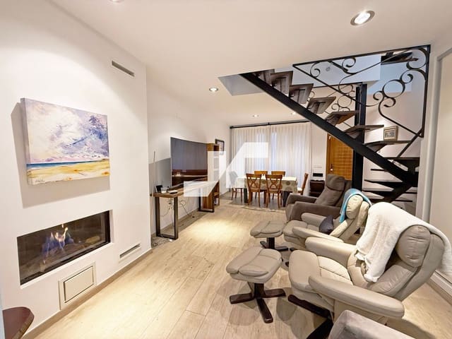 3 bedroom Villa for sale in Centro, Castelló de la Plana - € 415,000 (Ref: 9590411)