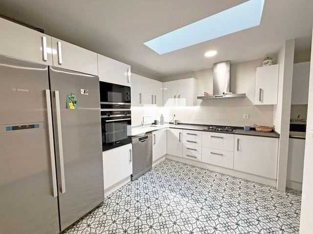 3 bedroom Villa for sale in Centro, Castelló de la Plana - € 415,000 (Ref: 9590411)