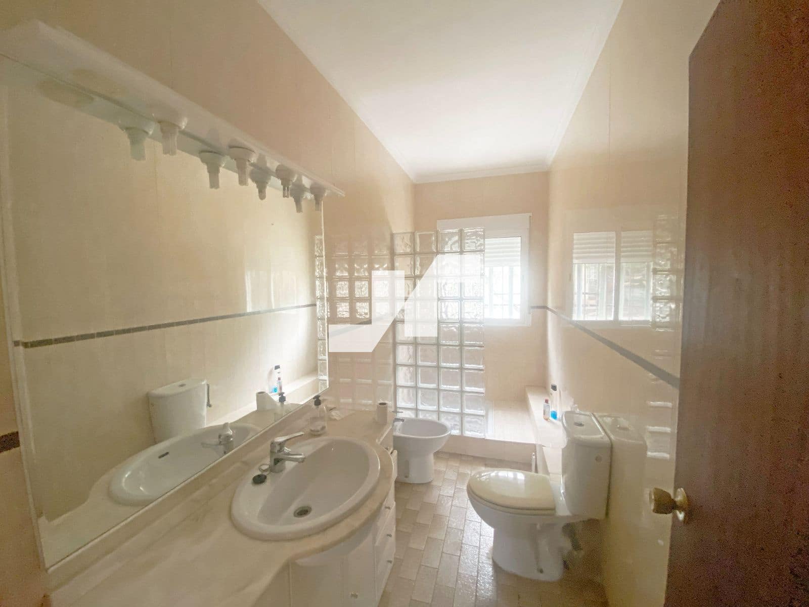 Chalet de 5 habitaciones en Vilamarxant / Villamarchante en venta con piscina - 250.000 € (Ref: 9650575)