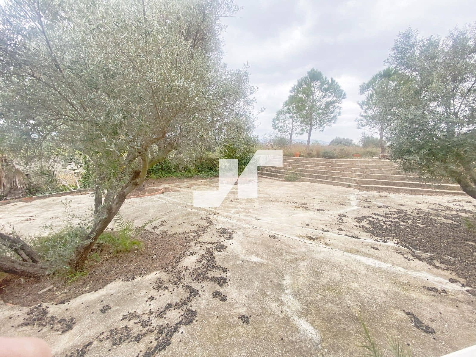 5 bedroom Villa for sale in Vilamarxant / Villamarchante with pool - € 239,000 (Ref: 9650575)