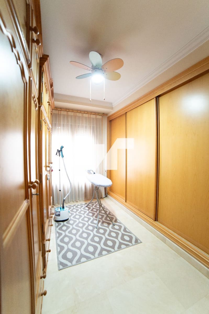 5 bedroom Villa for sale in La Vall d'Uixo with garage - € 388,000 (Ref: 9655741)