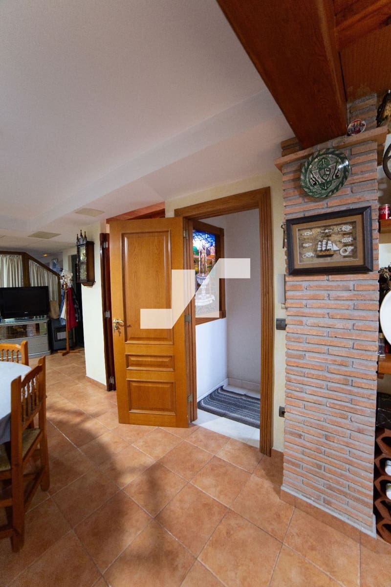 5 bedroom Villa for sale in La Vall d'Uixo with garage - € 388,000 (Ref: 9655741)