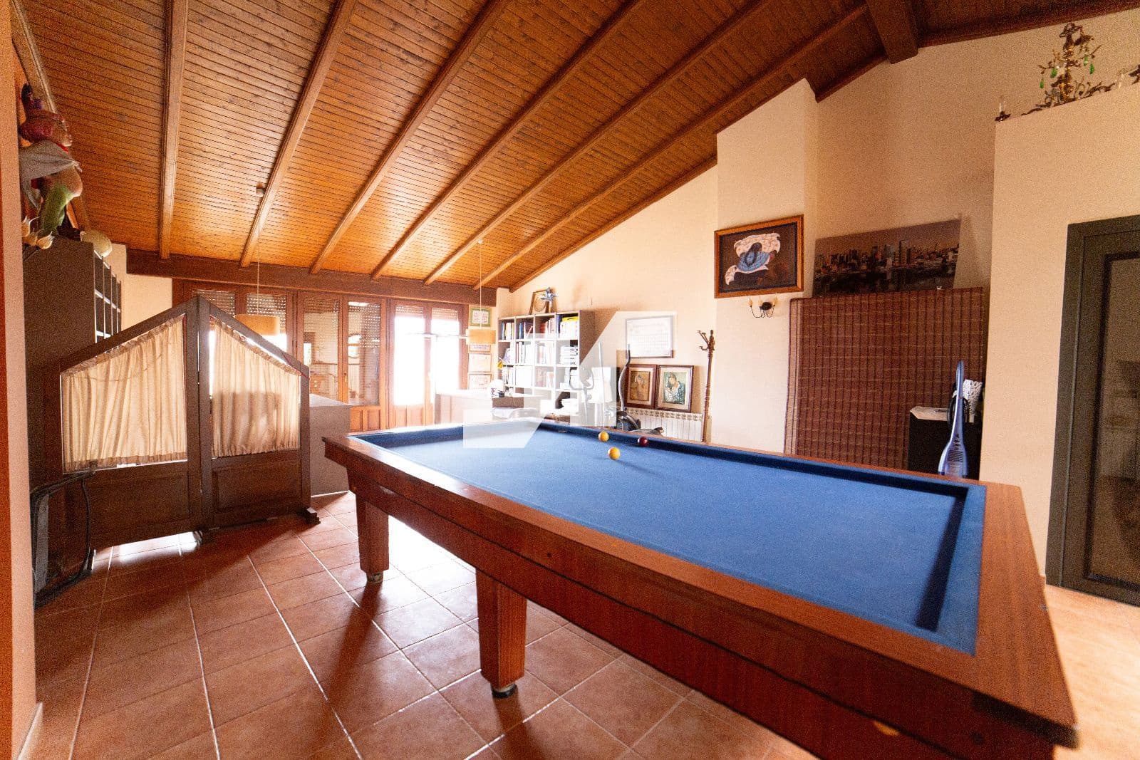 5 bedroom Villa for sale in La Vall d'Uixo with garage - € 388,000 (Ref: 9655741)