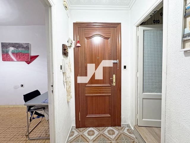 3 bedroom Flat for sale in La Vall d'Uixó - € 78,000 (Ref: 9669695)