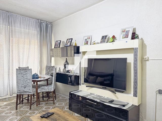 3 bedroom Flat for sale in La Vall d'Uixó - € 78,000 (Ref: 9669695)