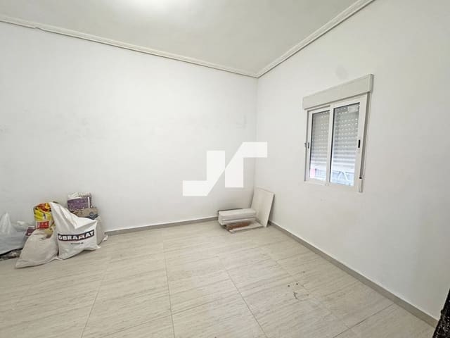 4 soveværelse Villa til salg i Vila-real - € 100.000 (Ref: 9669761)