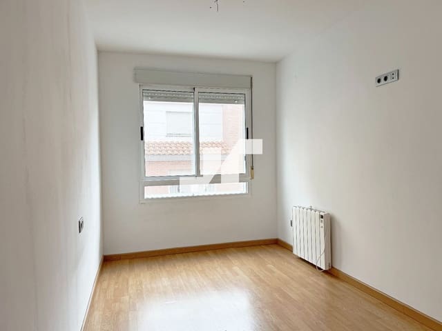 3 bedroom Flat for sale in Vila-real with garage - € 230,000 (Ref: 9675923)