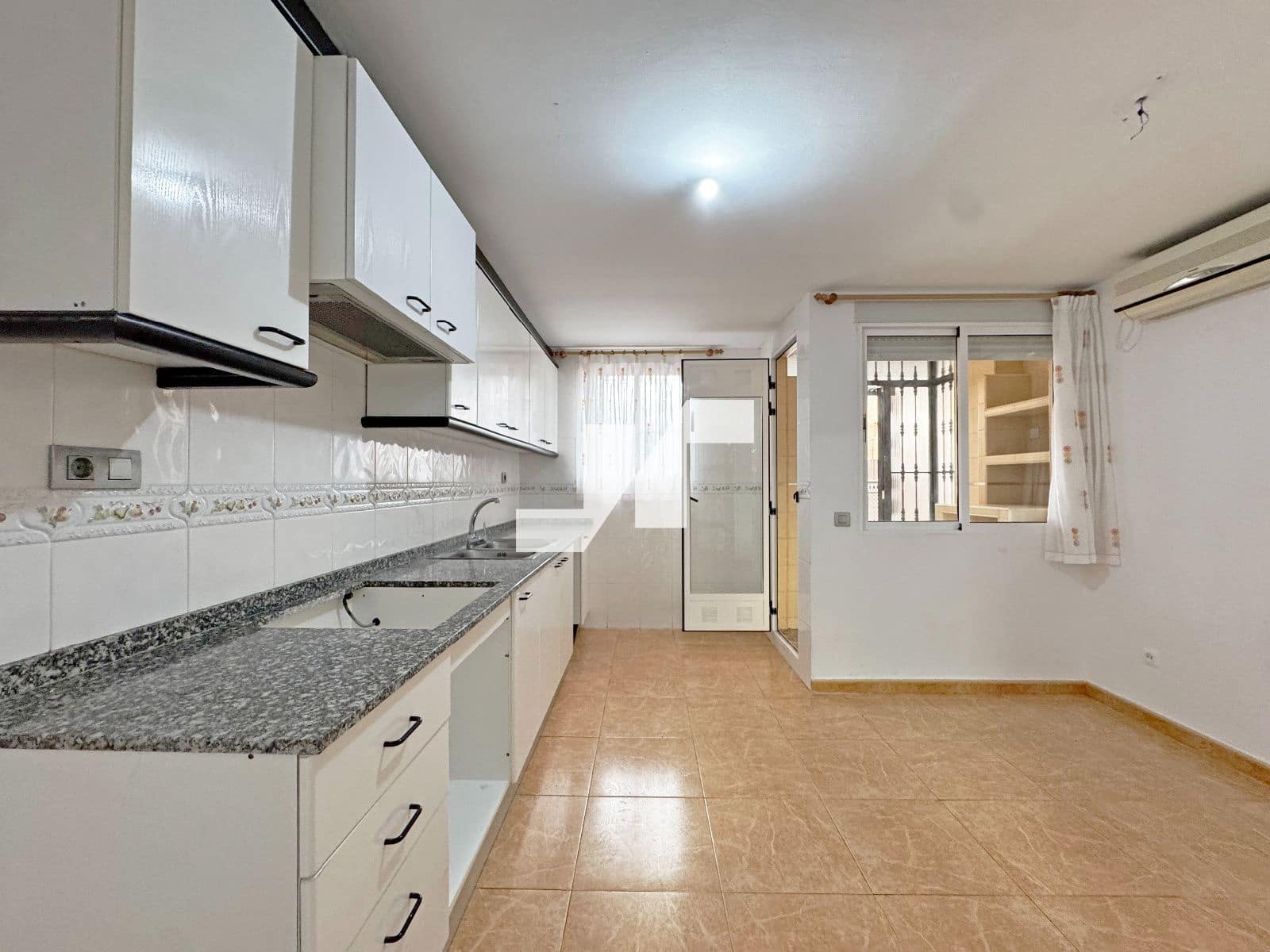 3 bedroom Flat for sale in Vila-real with garage - € 230,000 (Ref: 9675923)