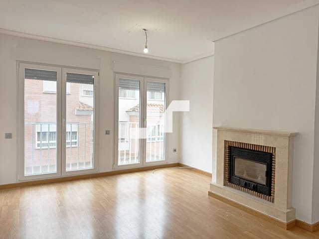 3 bedroom Flat for sale in Vila-real with garage - € 230,000 (Ref: 9675923)