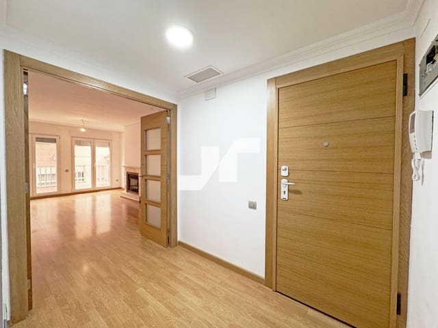 3 bedroom Flat for sale in Vila-real with garage - € 230,000 (Ref: 9675923)