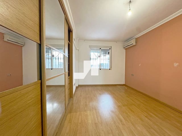 3 bedroom Flat for sale in Vila-real with garage - € 230,000 (Ref: 9675923)