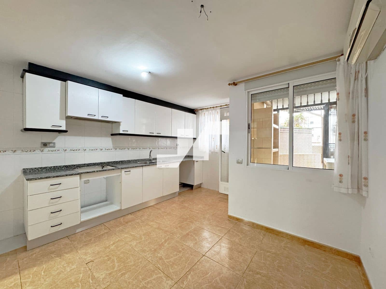 3 bedroom Flat for sale in Vila-real with garage - € 230,000 (Ref: 9675923)