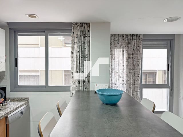 4 bedroom Flat for sale in Burriana / Borriana with garage - € 190,000 (Ref: 9675924)