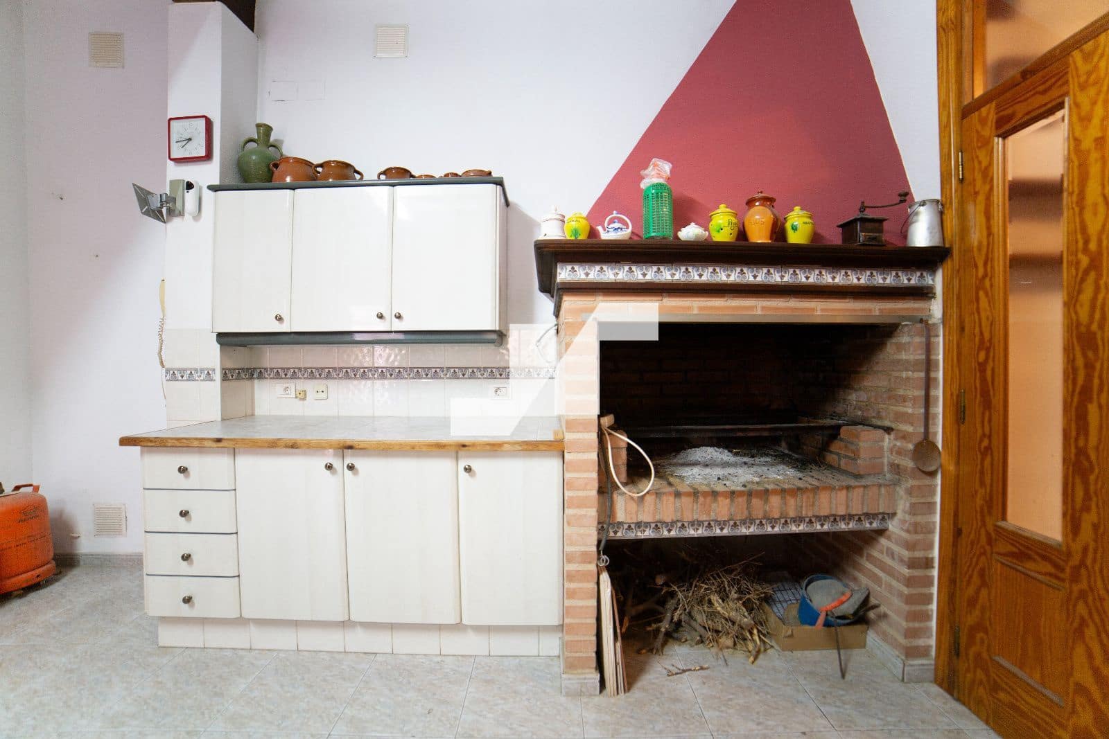 4 bedroom Villa for sale in Castello de la Plana - € 215,000 (Ref: 9679251)