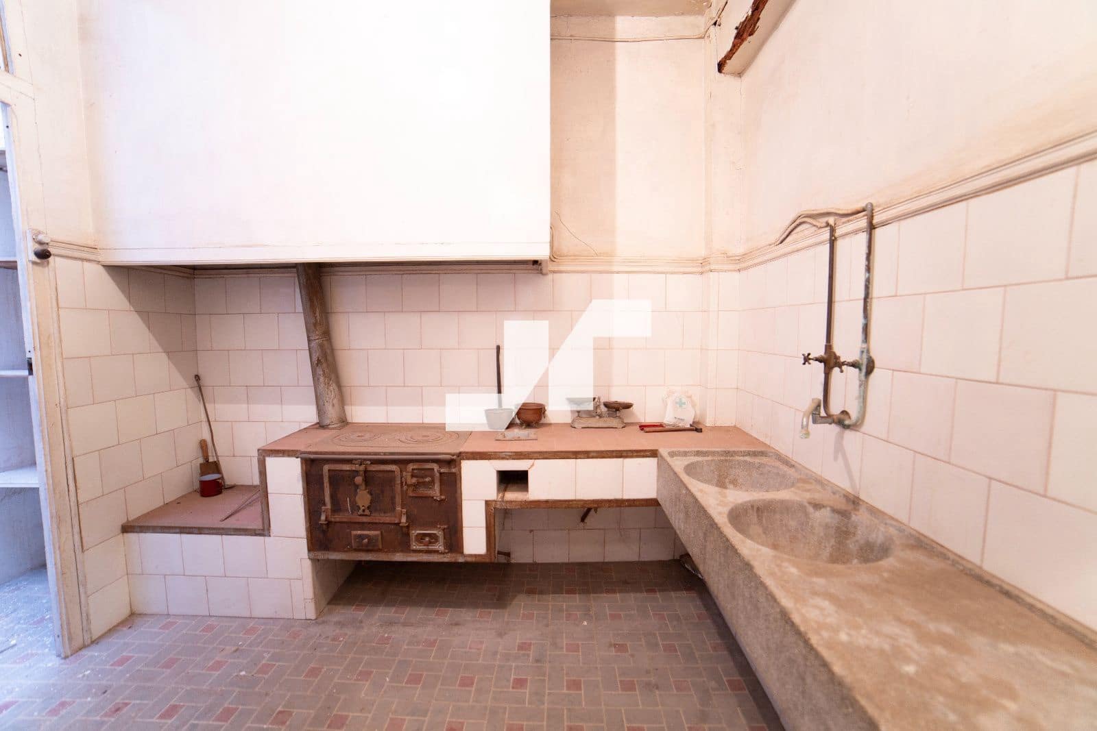 4 bedroom Villa for sale in Castello de la Plana - € 215,000 (Ref: 9679251)