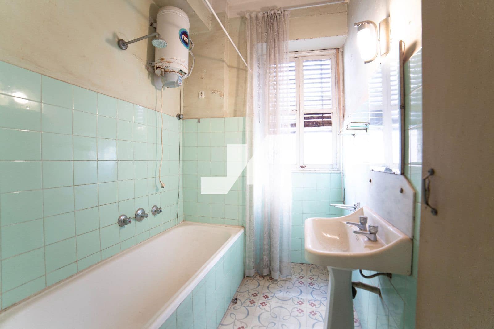 4 bedroom Villa for sale in Castello de la Plana - € 215,000 (Ref: 9679251)