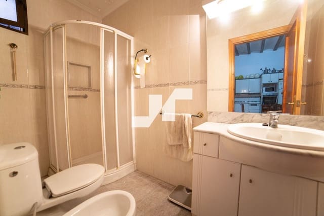 4 slaapkamer Villa te koop in Centro, Castelló de la Plana - € 215.000 (Ref: 9679251)