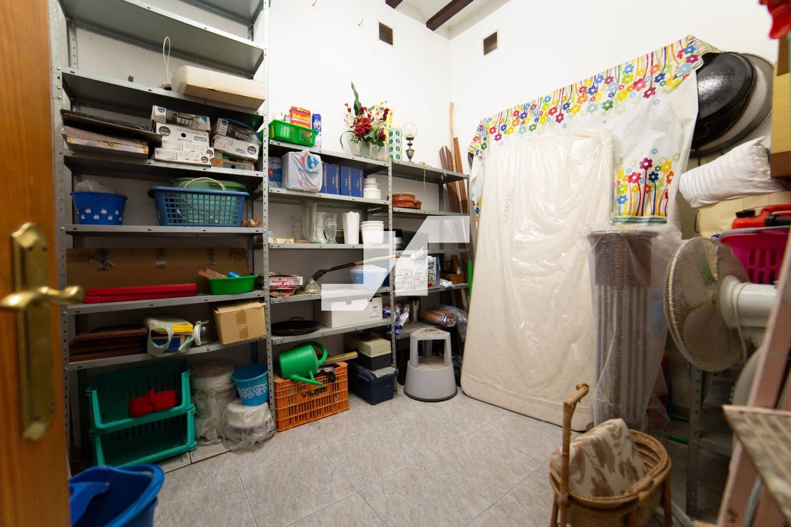 4 bedroom Villa for sale in Castello de la Plana - € 215,000 (Ref: 9679251)