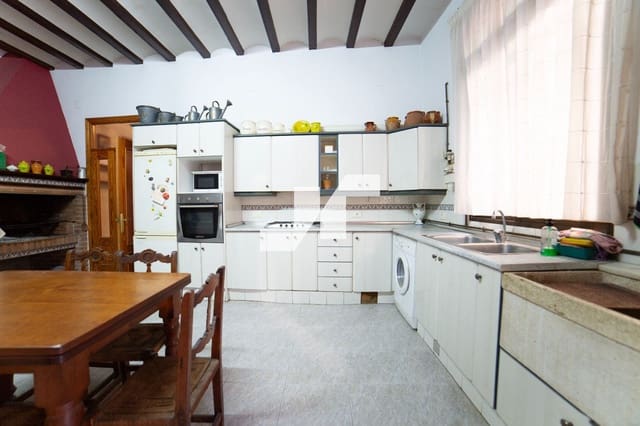 4 slaapkamer Villa te koop in Centro, Castelló de la Plana - € 215.000 (Ref: 9679251)