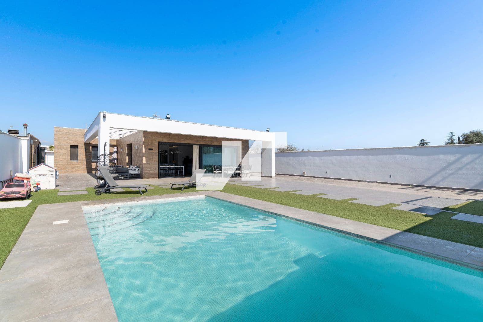 5 soverom Villa til salgs i Vila-real med svømmebasseng garasje - € 650 000 (Ref: 9699313)