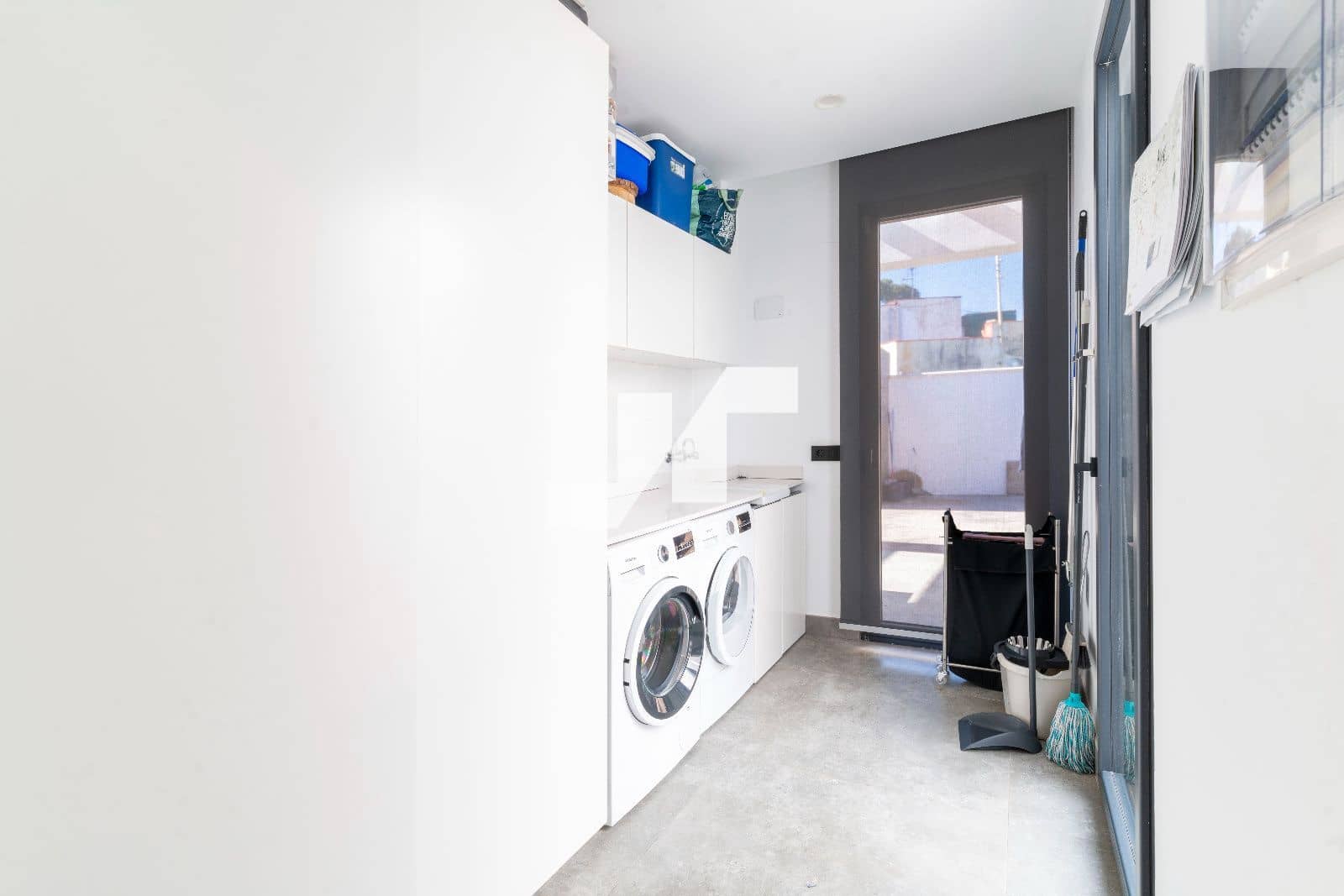 5 soverom Villa til salgs i Vila-real med svømmebasseng garasje - € 650 000 (Ref: 9699313)