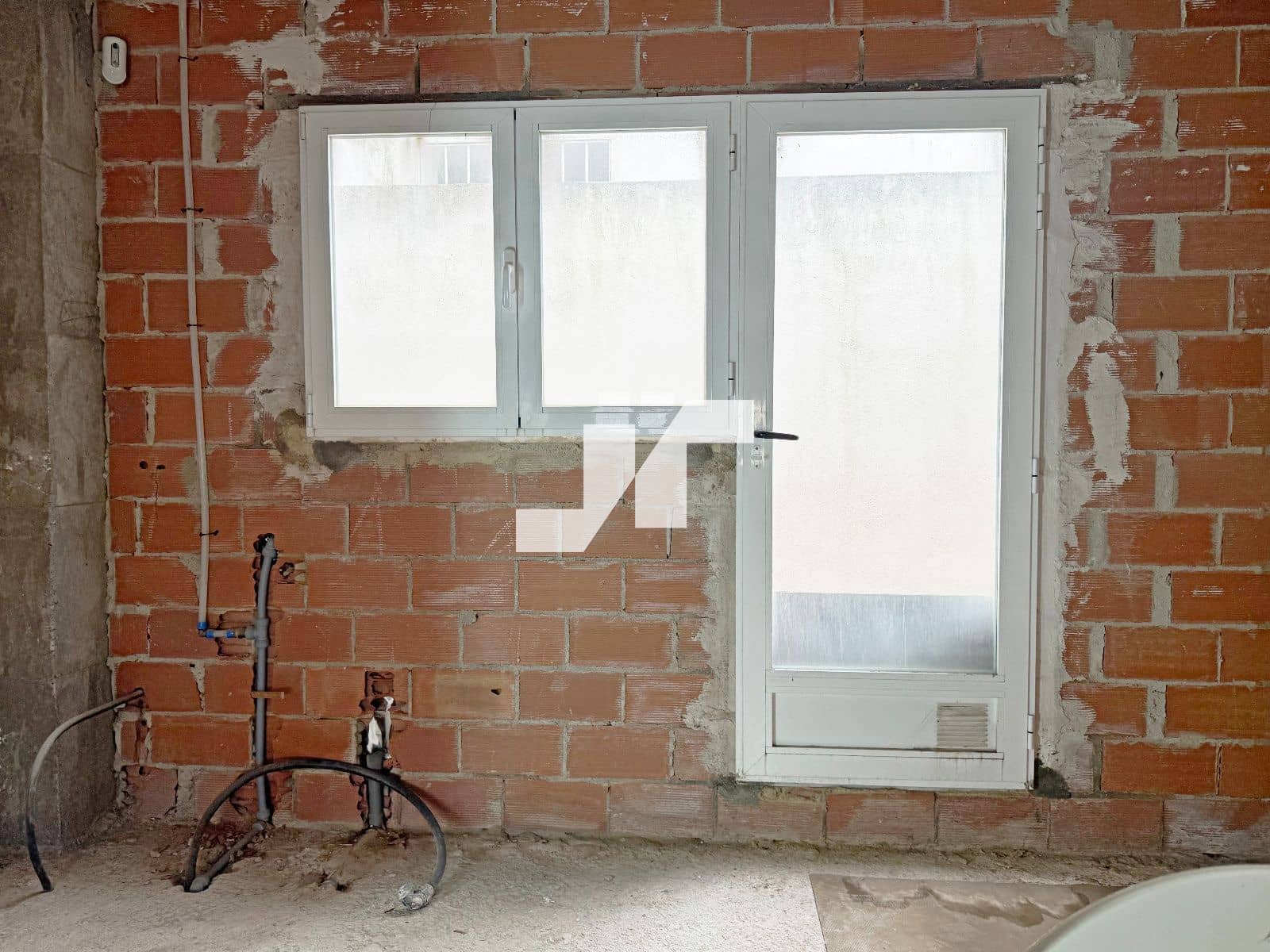 Villa for sale in Vila-real with garage - € 210,000 (Ref: 9722210)