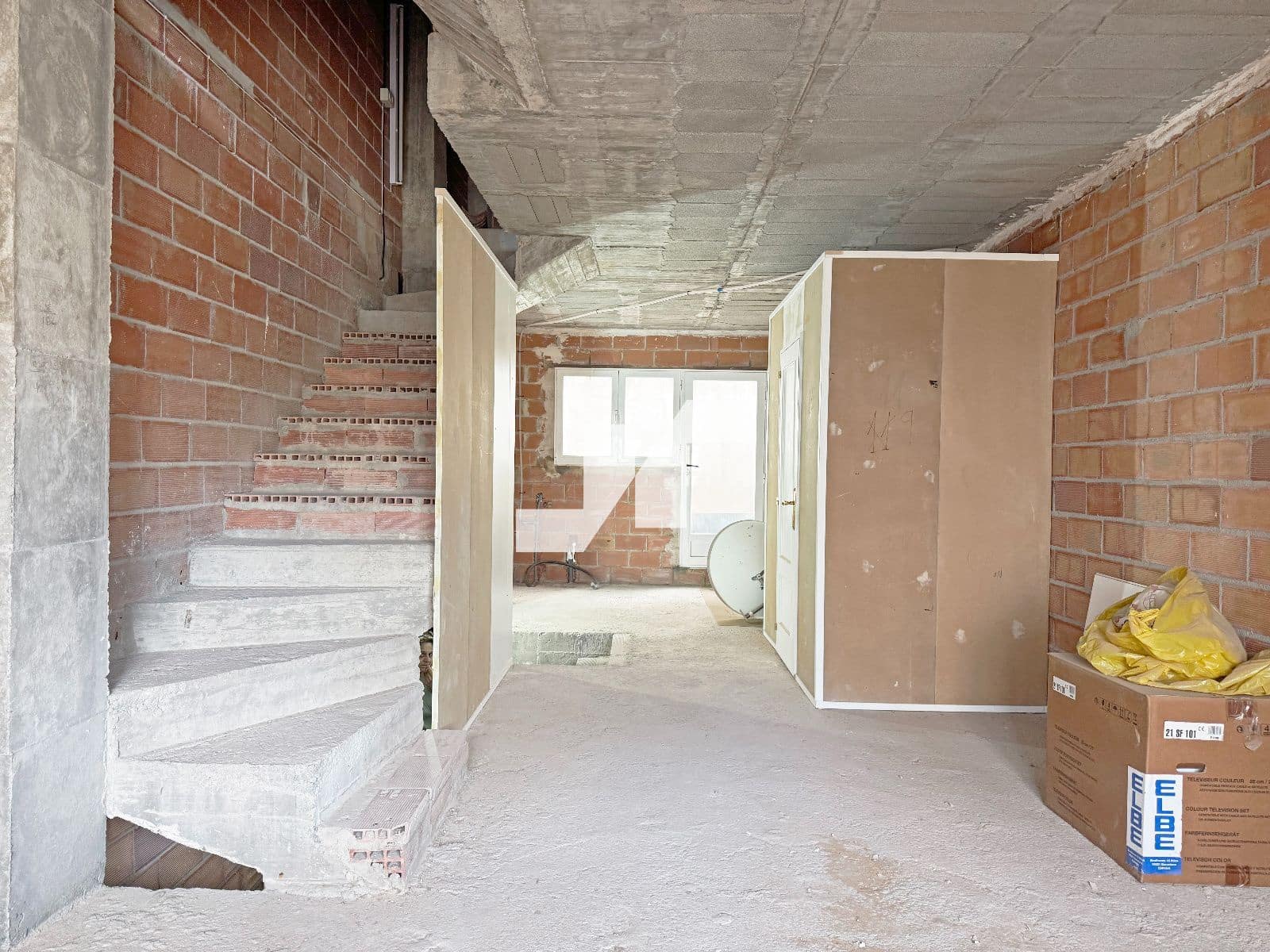 Villa for sale in Vila-real with garage - € 210,000 (Ref: 9722210)