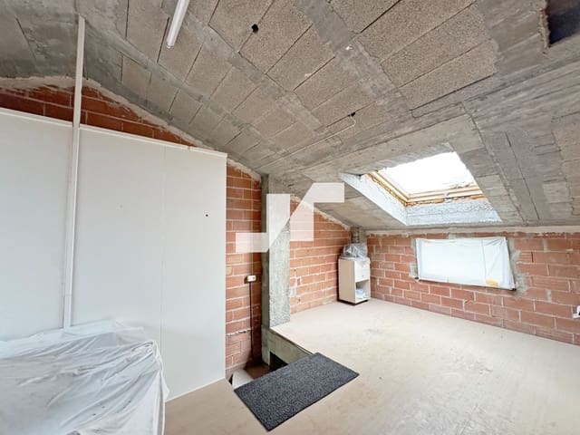 Villa for sale in Vila-real with garage - € 210,000 (Ref: 9722210)