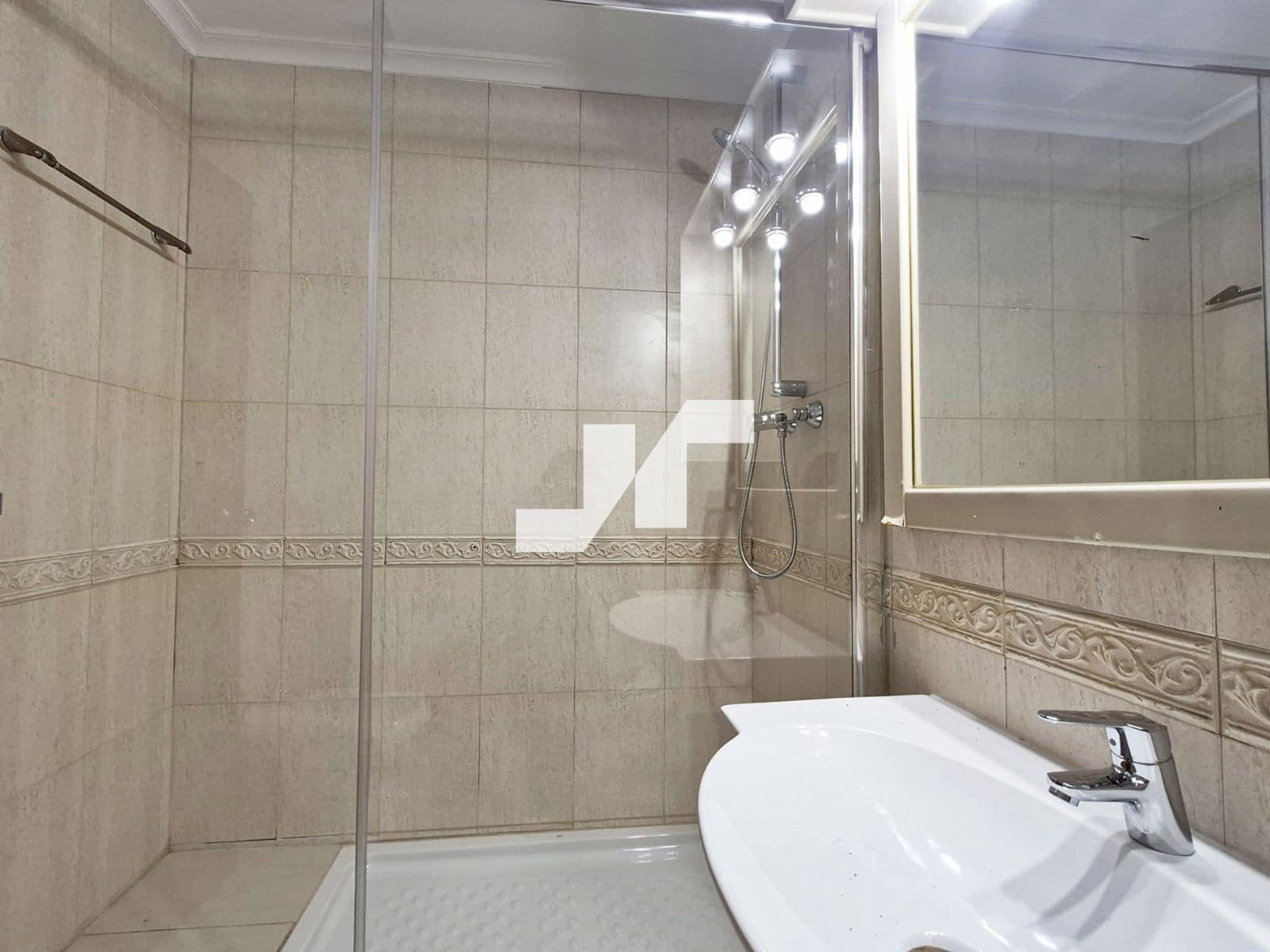 2 sovrum Lägenhet att hyra i Castello de la Plana - 850 € (Ref: 9753441)