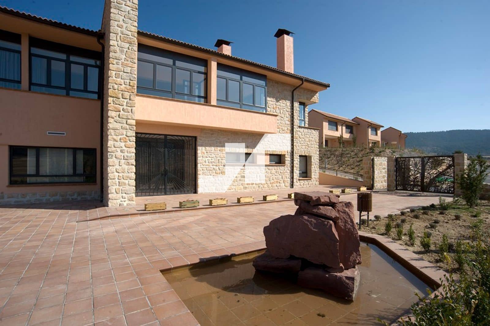 10 soverom Restaurant/Bar til salgs i Orea med svømmebasseng - € 2 000 000 (Ref: 9778777)