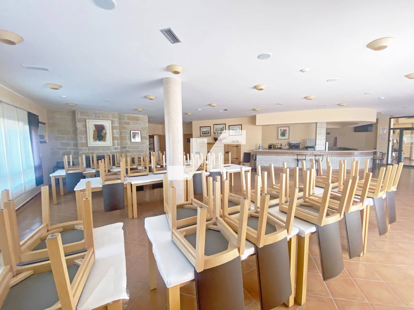 10 soverom Restaurant/Bar til salgs i Orea med svømmebasseng - € 2 000 000 (Ref: 9778777)