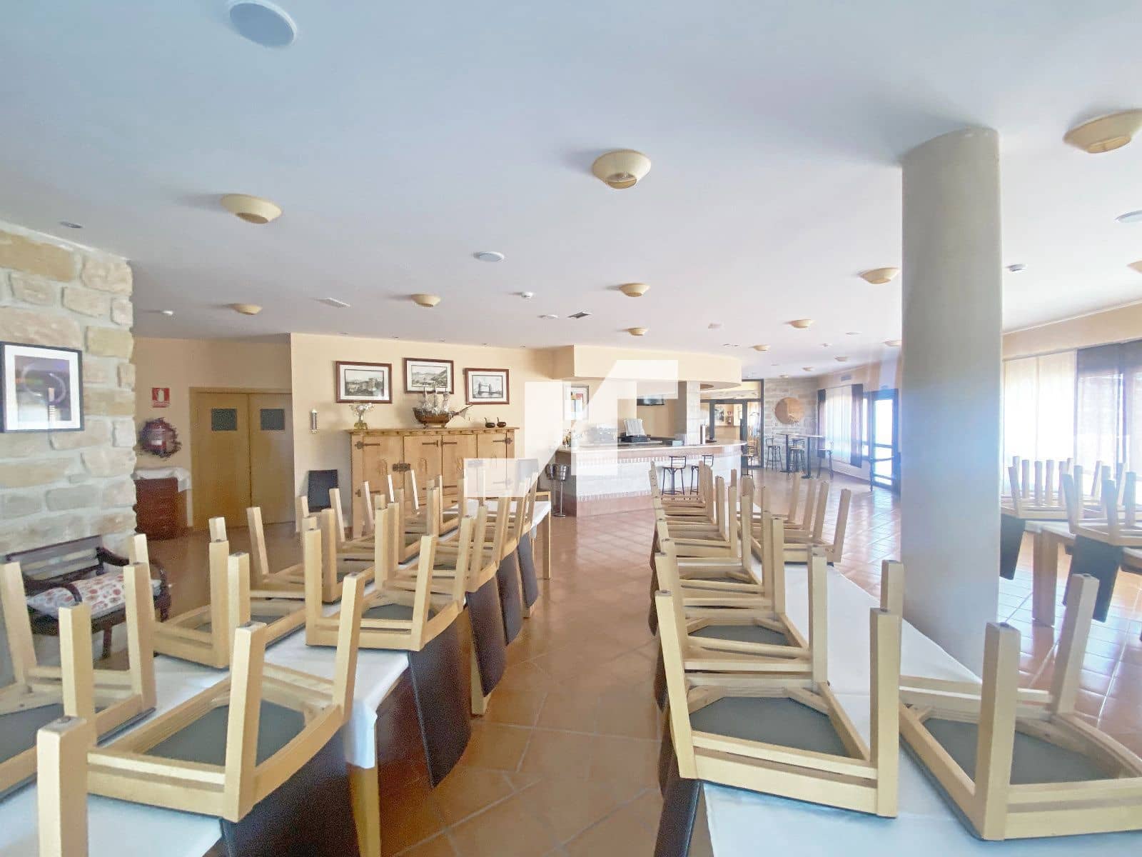 10 soverom Restaurant/Bar til salgs i Orea med svømmebasseng - € 2 000 000 (Ref: 9778777)