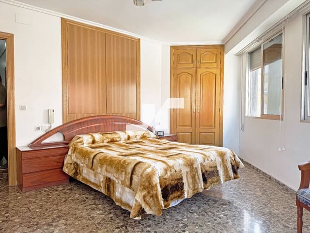 8 slaapkamer Restaurant/bar te koop in Burriana / Borriana - € 380.000 (Ref: 9790016)