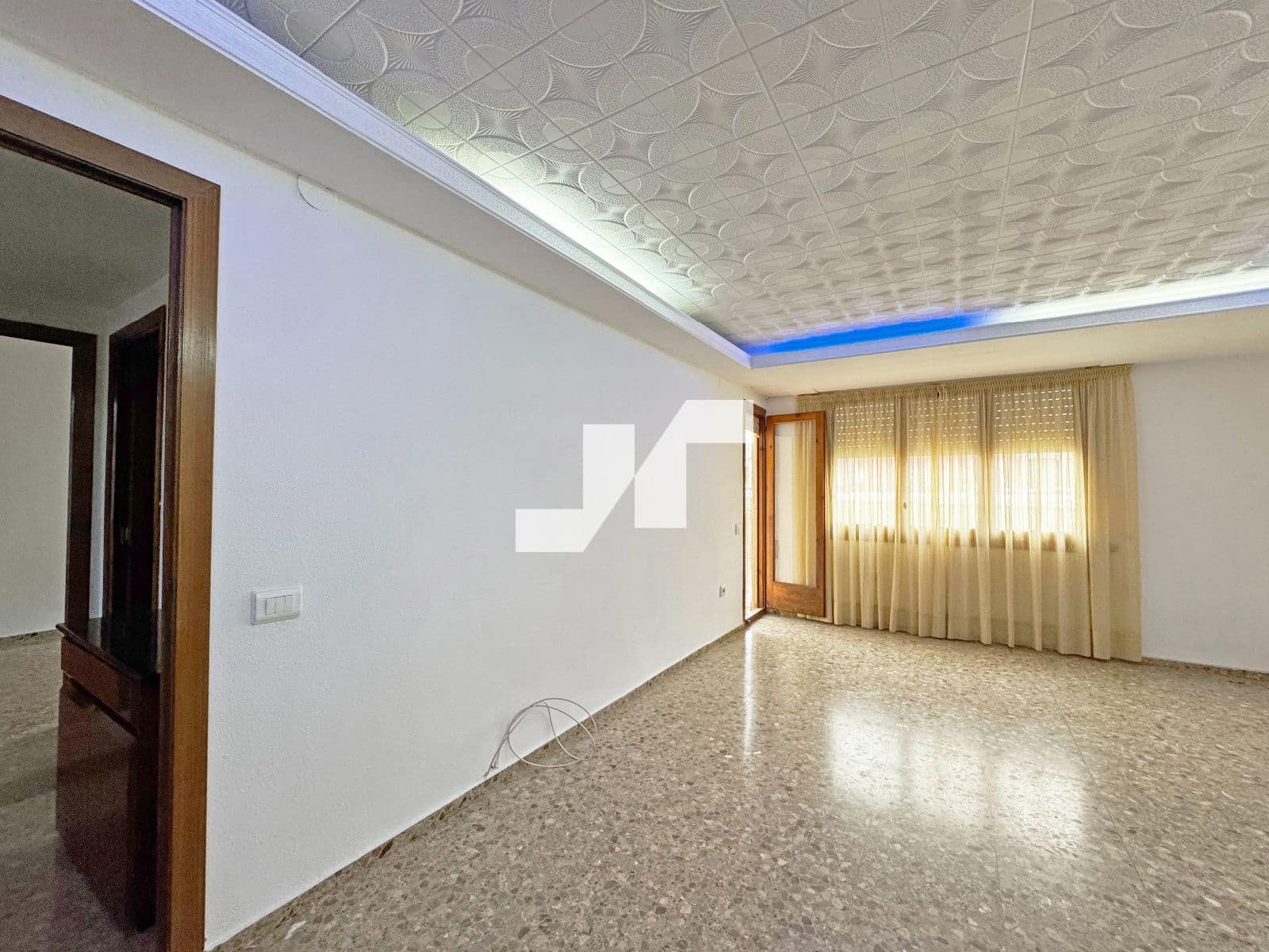 4 bedroom Flat for sale in L'Alcora - € 98,000 (Ref: 9815378)