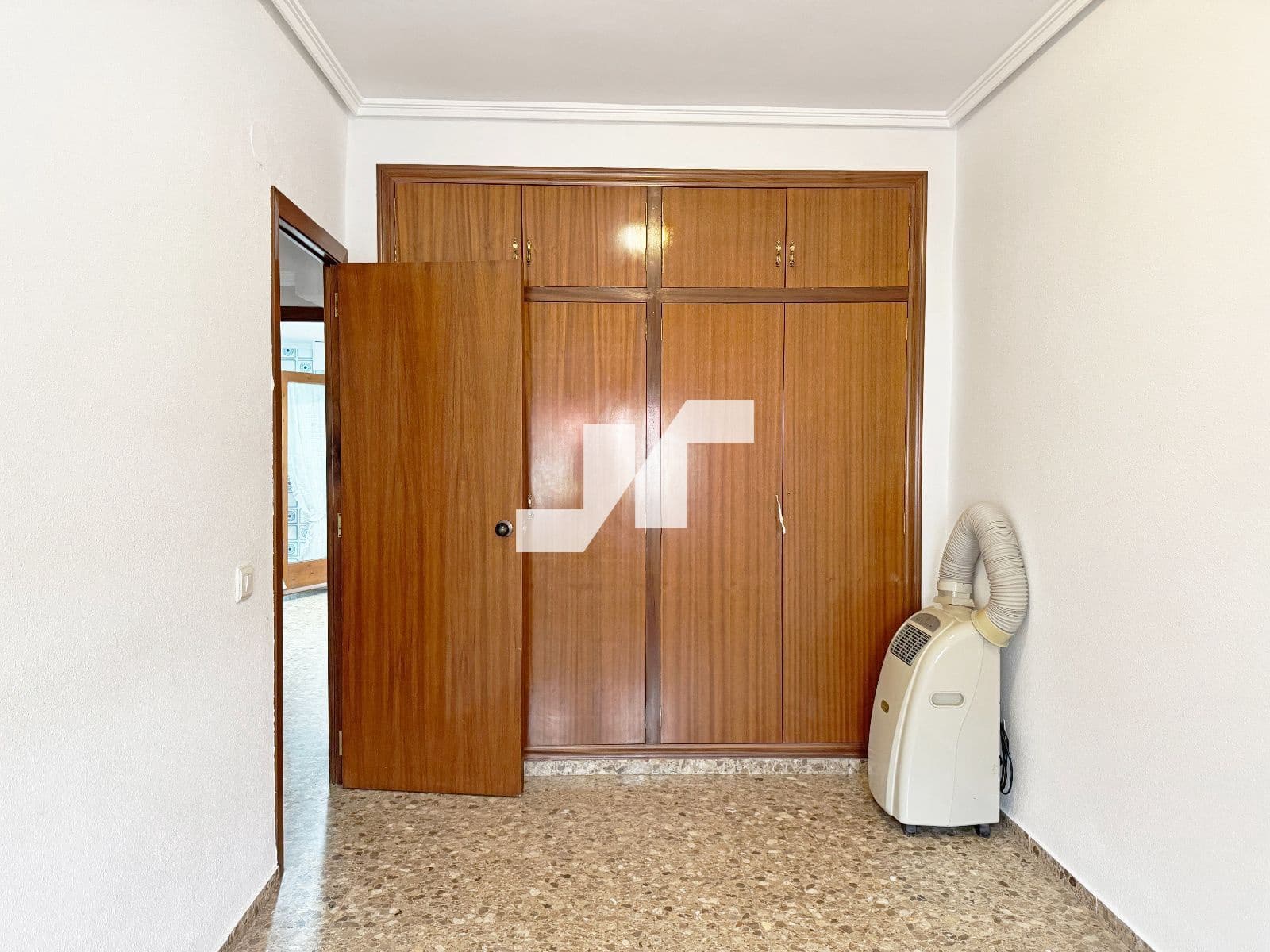 4 bedroom Flat for sale in L'Alcora - € 98,000 (Ref: 9815378)