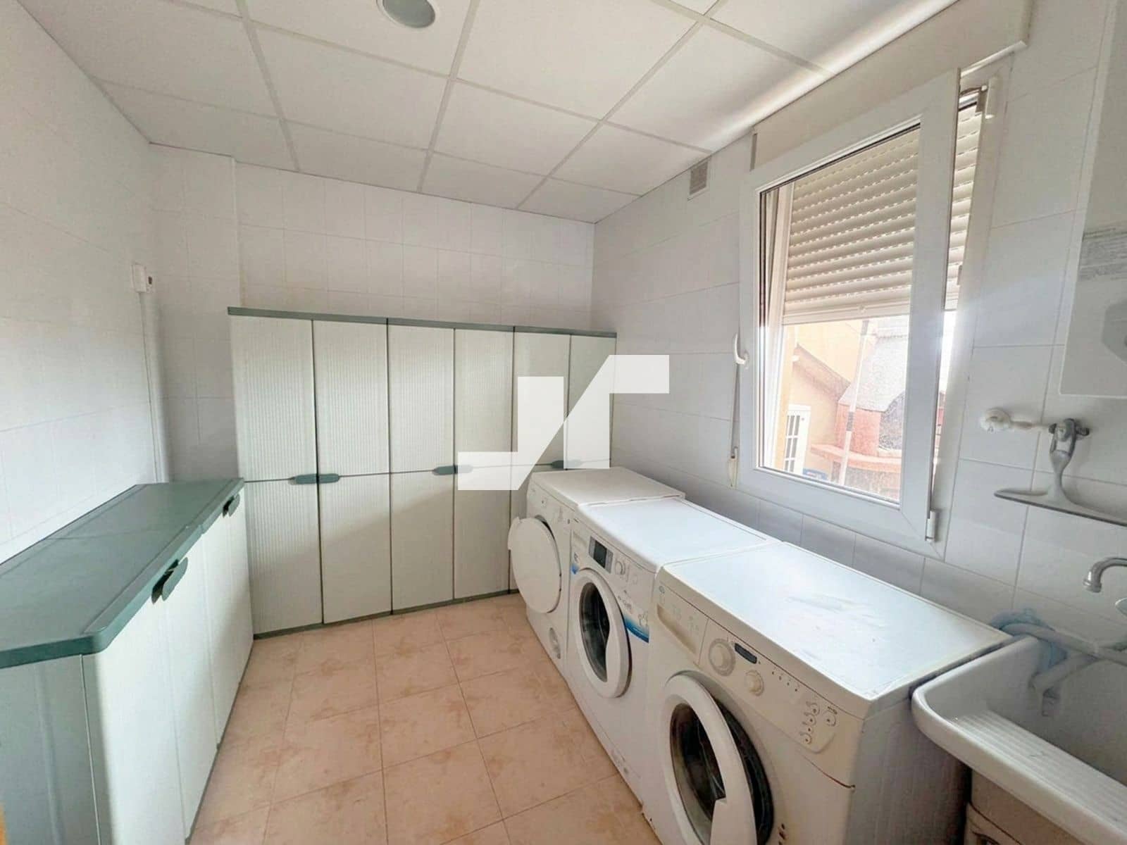 6 bedroom Flat for sale in Vila-real with garage - € 350,000 (Ref: 9828153)