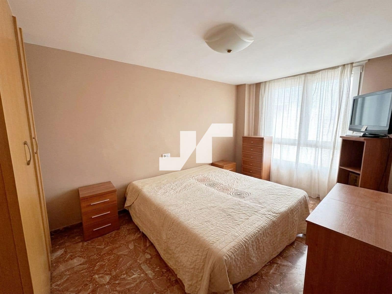 6 bedroom Flat for sale in Vila-real with garage - € 350,000 (Ref: 9828153)