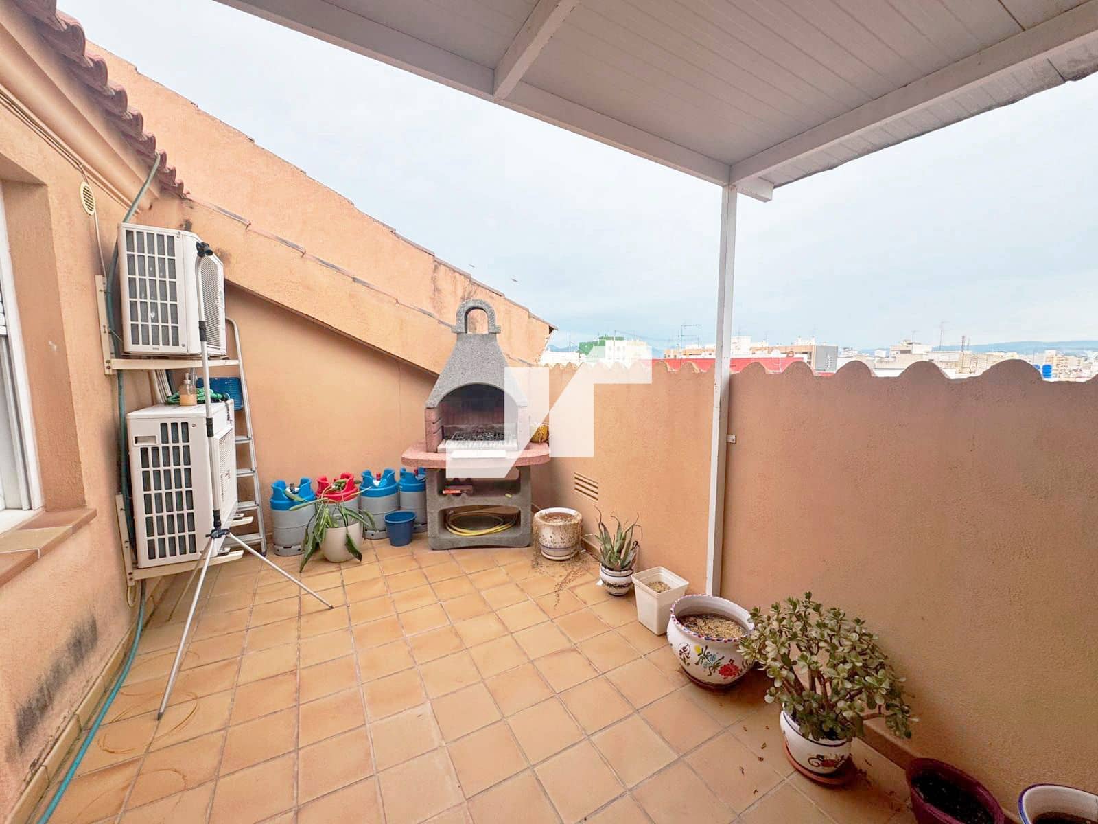 6 bedroom Flat for sale in Vila-real with garage - € 350,000 (Ref: 9828153)