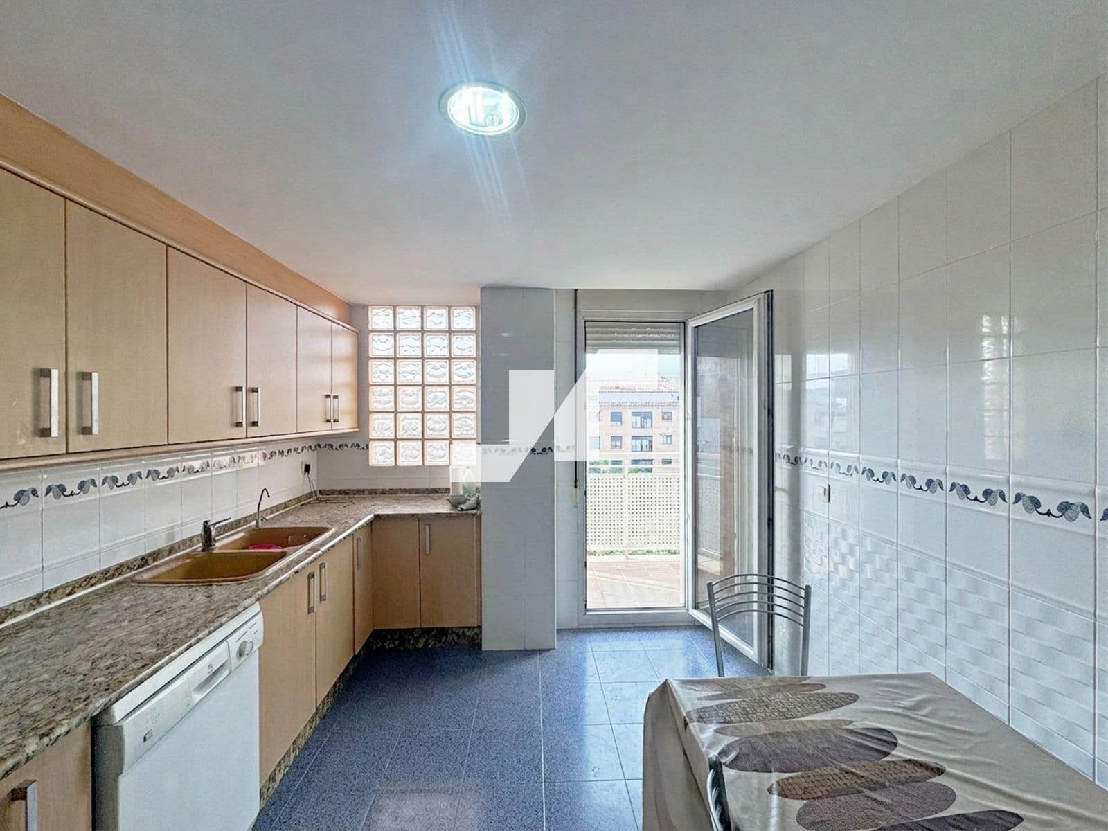 6 bedroom Flat for sale in Vila-real with garage - € 350,000 (Ref: 9828153)