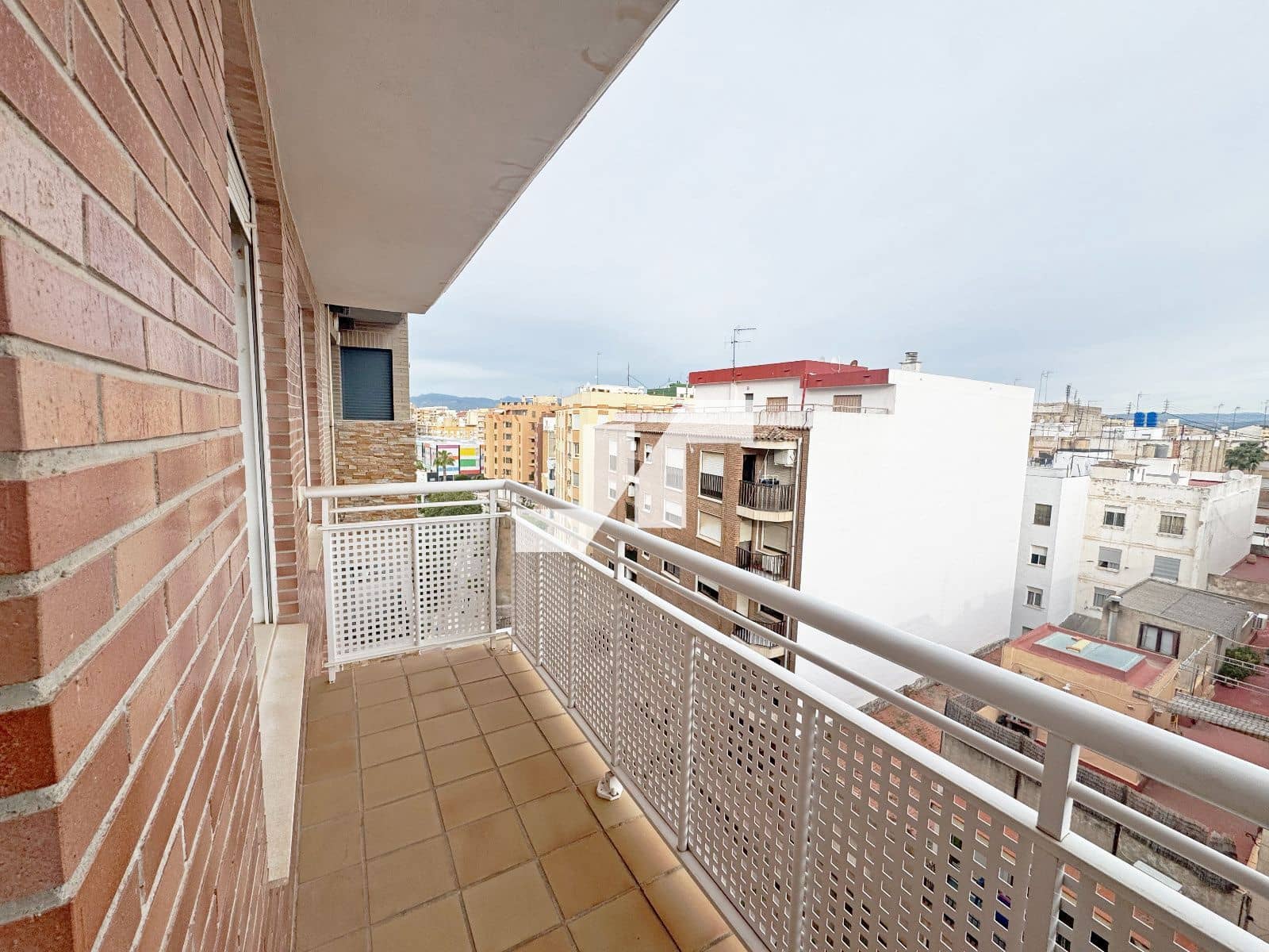 6 bedroom Flat for sale in Vila-real with garage - € 350,000 (Ref: 9828153)