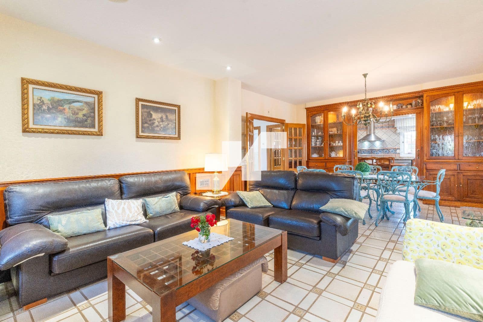 5 bedroom Villa for sale in Vila-real with pool garage - € 595,000 (Ref: 9836827)